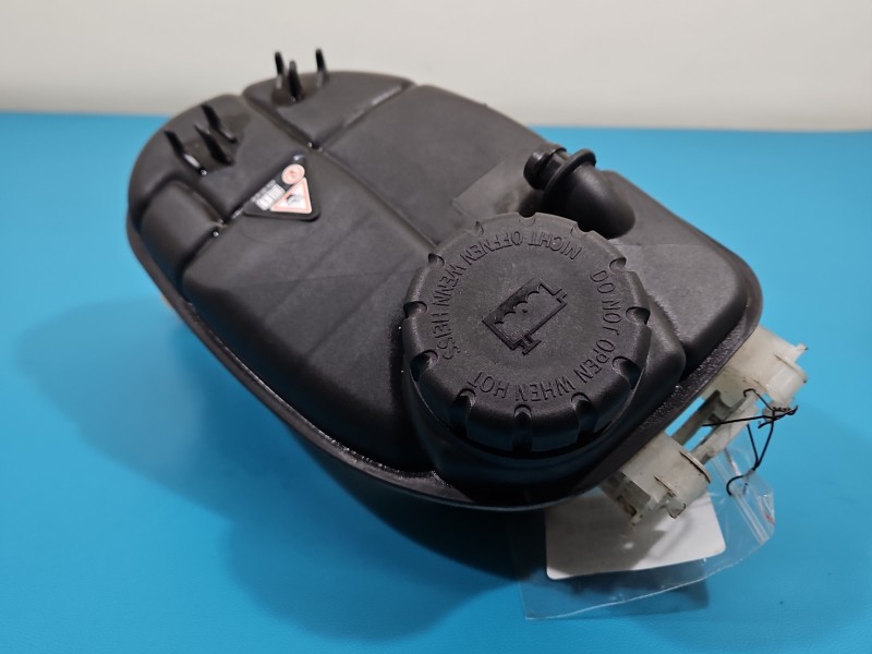 Zbiorniczek Zbiornik wyrównawczy MERCEDES W176 1.5 CDI