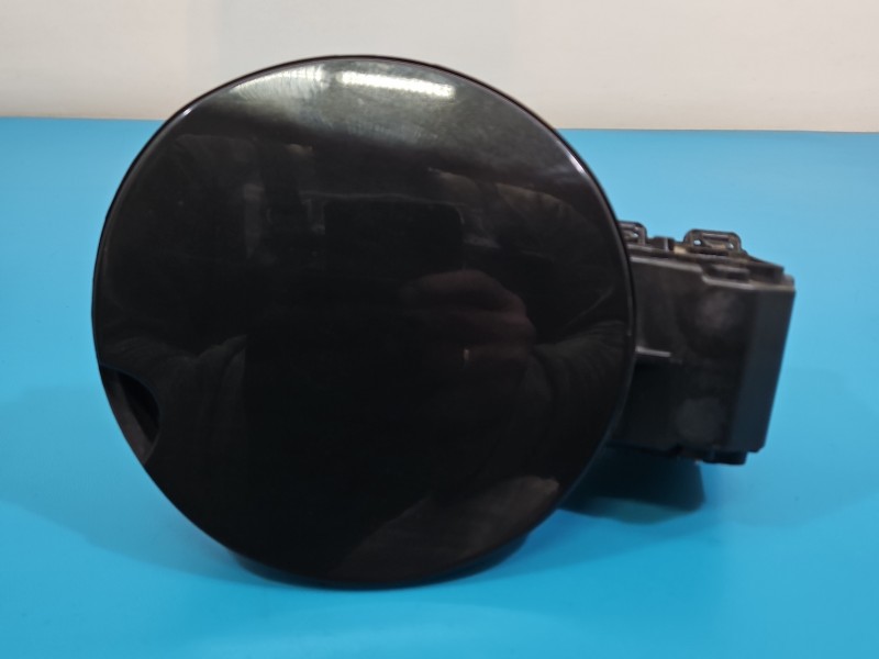 Klapka wlewu paliwa Renault Megane III czarny, Europejska, Kod lakieru: NV676, wlew LPG / czarny NV676