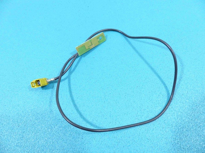 Antena Mercedes W246 050978A biały. 650