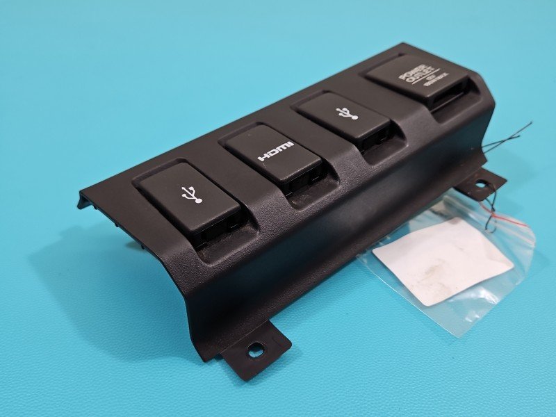 Gniazdo USB Honda HR-V II 13-18 Gniazdo USB Honda HR-V II 13-18