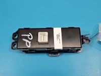 Przełącznik szyb Kia Stinger 93575J5010 Producent części: KIA, przód prawy EU