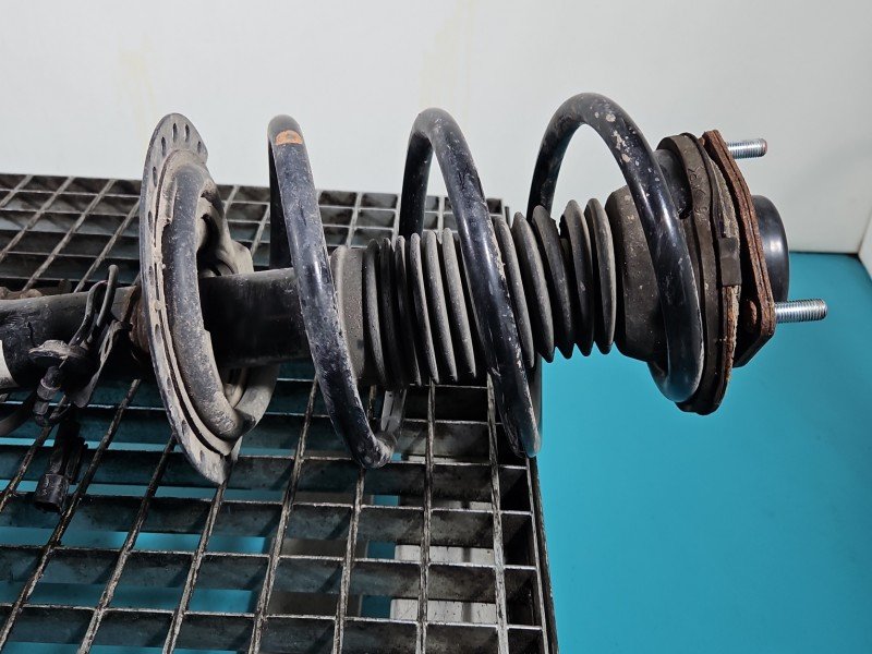 Sprężyna przód przednia Mitsubishi Outlander III 12- 2.4 wiel