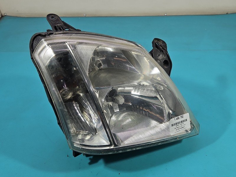 Reflektor prawy lampa przód Opel Meriva A EUROPA
