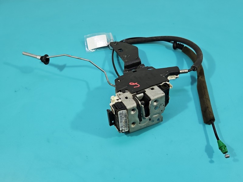 Zamek przód lewy P04589913AE Fiat Freemont EUROPA Producent części: FIAT, 4pin