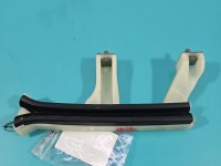 Mocowanie Europejska, prowadnica szyby przód prawy uchwyt Europejska, prowadnica szyby przód prawy Dacia Duster III 24-...