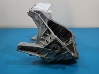 Mocowanie sprężarki klimatyzacji uchwyt sprężarki klimatyzacji BMW iX1 U11 335A205E803