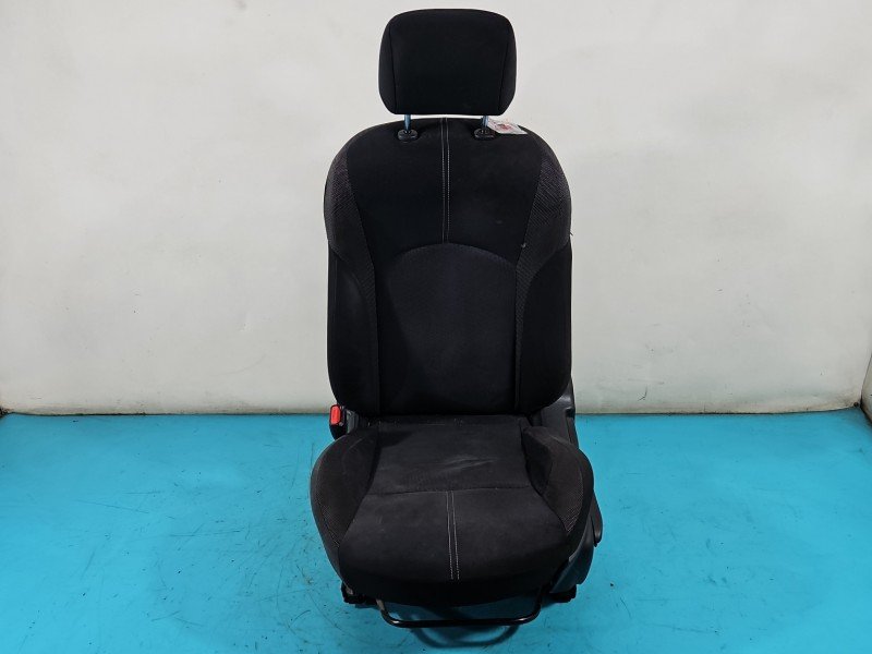 Fotel lewy przód kierowcy Nissan Juke I F15 10-19 EU Fotel lewy przód kierowcy Nissan Juke I F15 10-19 EU