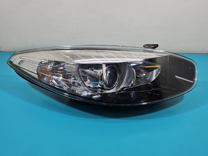 Reflektor prawy lampa przód Renault Fluence EUROPA