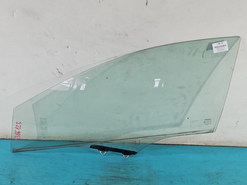 Szyba drzwi przód lewa Honda Civic VIII UFO HB