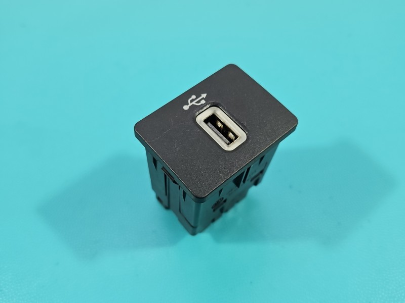 Gniazdo USB Ford Fusion USA 12-20 29316503074
