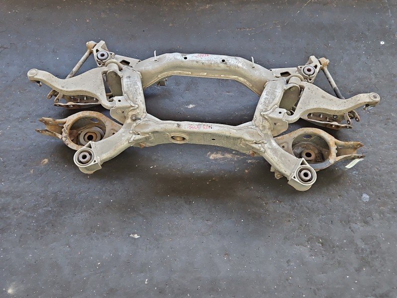 Tylna belka oś tył Infiniti FX I 3.5 V6 Tylna belka oś tył Infiniti FX I 3.5 V6