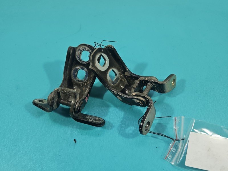 Zawias drzwi przód lewy Opel Insignia B Zawias drzwi przód lewy Opel Insignia B