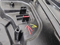 Podnośnik przód prawy SZYBY WINDA Jeep Cherokee KL Europejska, uszkodzone mocowanie 5d HB 68227256AA