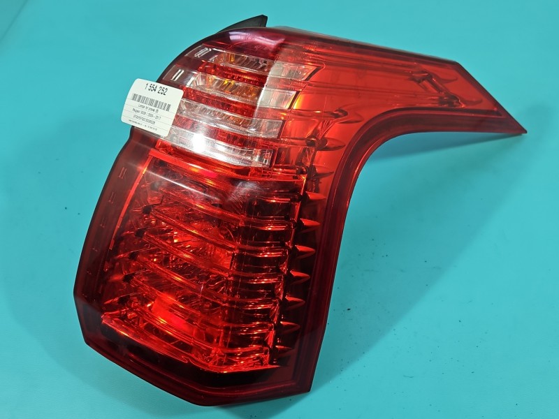 Lampa tył prawa Peugeot 5008 HB EUROPA 9672666680