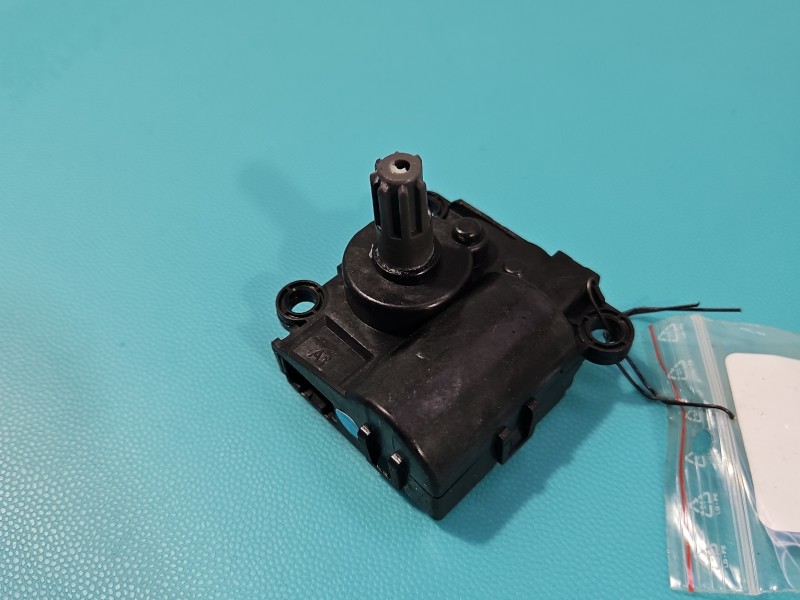 Silniczek nawiewu NAGRZEWNICY Hyundai Elantra VII 20- EUROPA