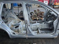 Próg prawy SŁUPEK ŚRODKOWY B Subaru Forester IV SJ 12-18 HB 5d srebrny G1U