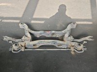 Tylna belka oś tył Infiniti Q30 1.6 T