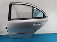 Drzwi tył lewe Mercedes W211 sedan 4d srebrny 744