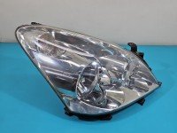 Reflektor prawy lampa przód Toyota Corolla Verso II EUROPA