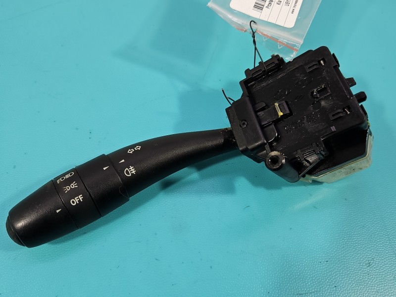 Przełącznik kierunkowskazów świateł Kia Ceed I 06- 93410-1H100