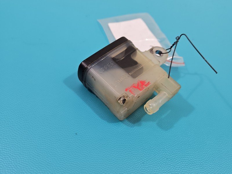 Zbiorniczek płynu hamulcowego Suzuki SFV650 09-16 zbiornik