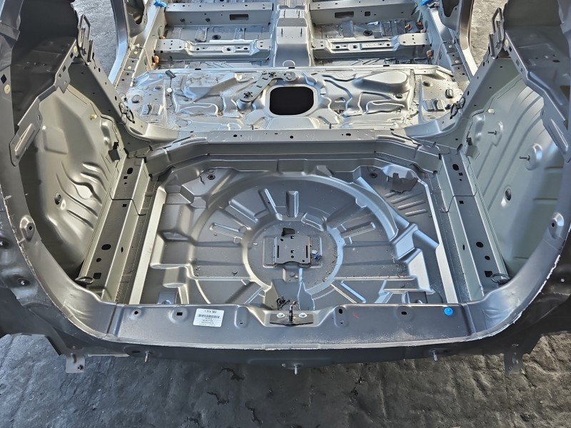 Pas tylny podłoga bagażnika Opel Astra VI L wanna HB ćwiartka