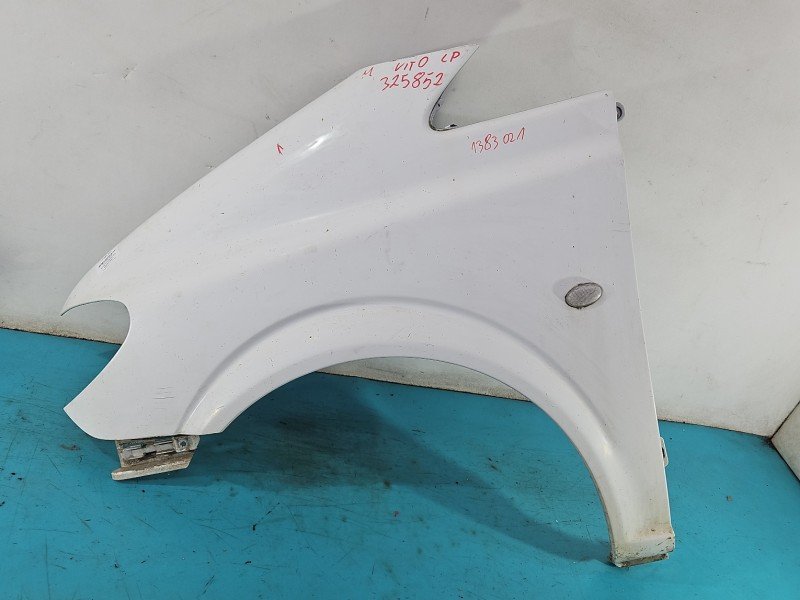 Błotnik przód lewy Mercedes Vito W639 biały 9147