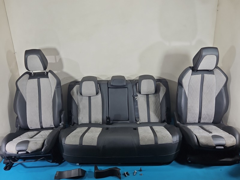 Fotele komplet kanapa Peugeot 3008 II