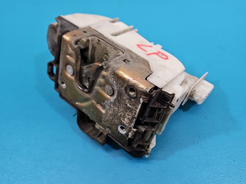 Zamek przód lewy Vw Golf III EUROPA 2+4pin 1H0862153