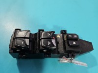 Przełącznik szyb Hyundai Santa Fe III 12–18 39S490-1110, 93570-4Z305 Europejska, Pęknięty kawałek przełącznika, wytarty...