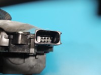 Zamek przód lewy 13431841 Opel Corsa E EUROPA Producent części: OPEL, 6pin