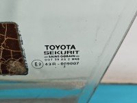 Szyba drzwi przód lewa Toyota Corolla E12 kombi