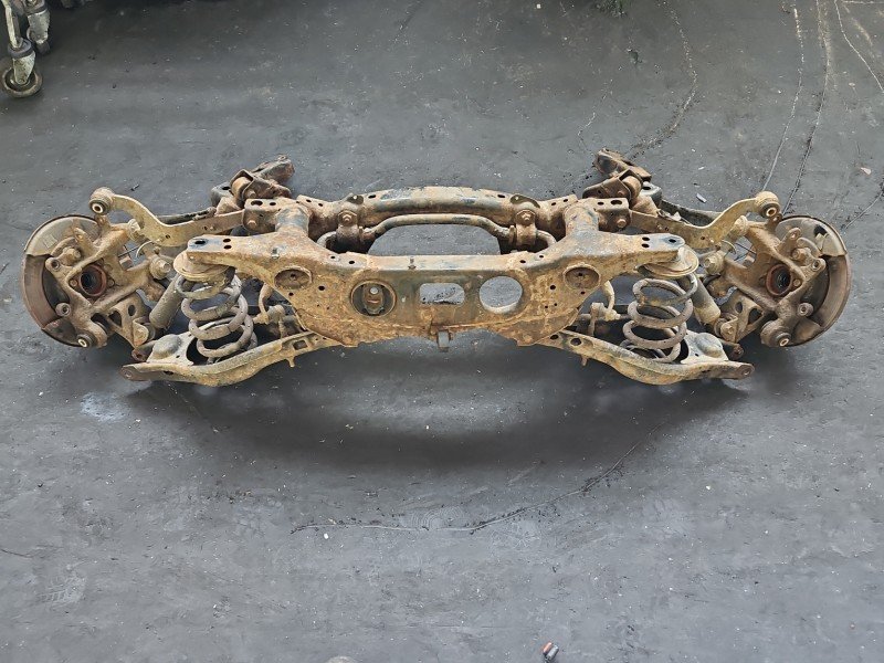 Tylna belka oś tył Toyota Rav4 III 05- 2.0 vvti Tylna belka oś tył Toyota Rav4 III 05- 2.0 vvti