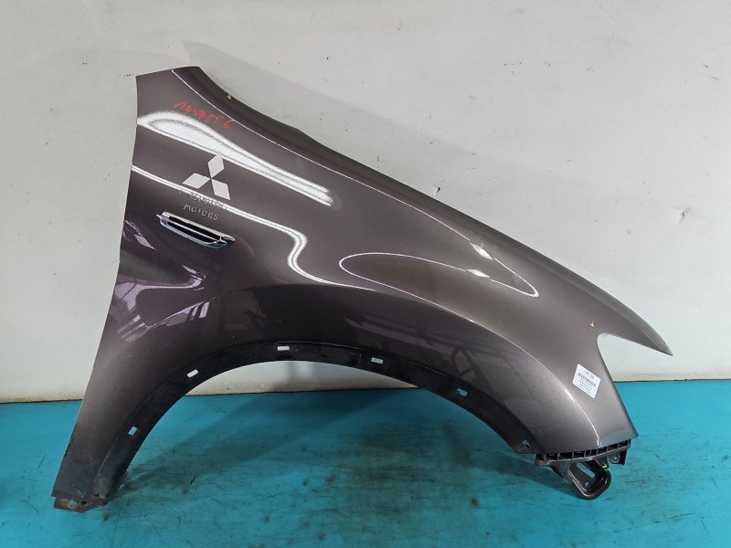 Błotnik przód prawy Mitsubishi ASX 10- brązowy C06 Błotnik przód prawy Mitsubishi ASX 10- brązowy C06
