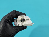 Siłownik klapki wlewu paliwa Mitsubishi Outlander III 12-