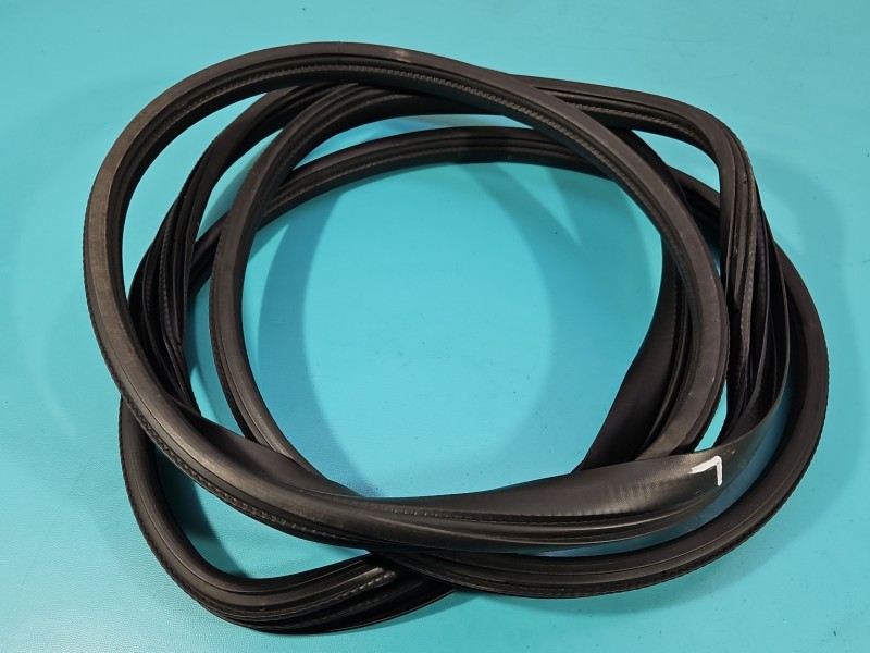 Uszczelka drzwi przód lewa Ford B-Max 12-17