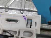 Podnośnik przód prawy SZYBY WINDA CITROEN DS4 15-20 Producent części: DS, Europejska, 6pin. Lekkie pęknięcie mocowania szyby...