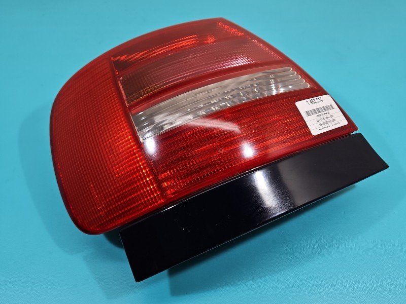 Lampa tył lewa Audi A4 B5 sedan Lampa tył lewa Audi A4 B5 sedan