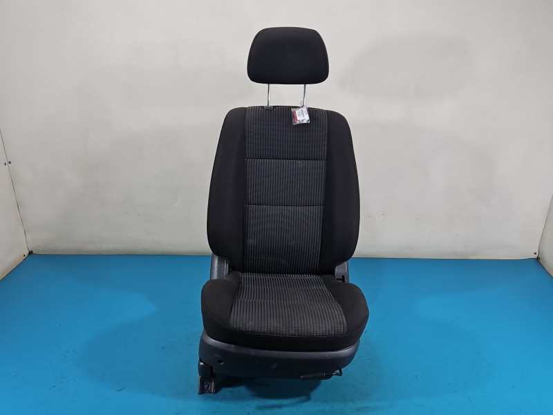 Fotel prawy przód pasażera Kia Sorento I 03-09 5d EUROPA