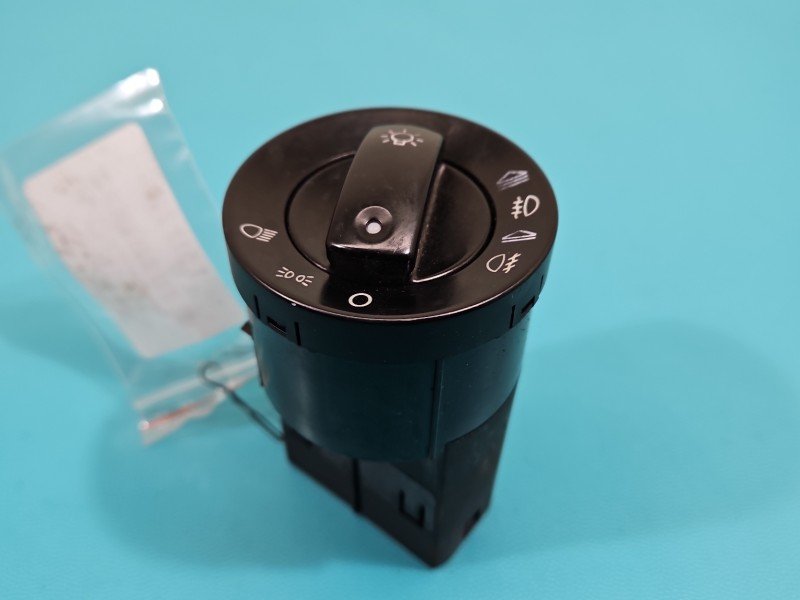 Przełącznik włącznik świateł Audi A4 B7 8E0941531C