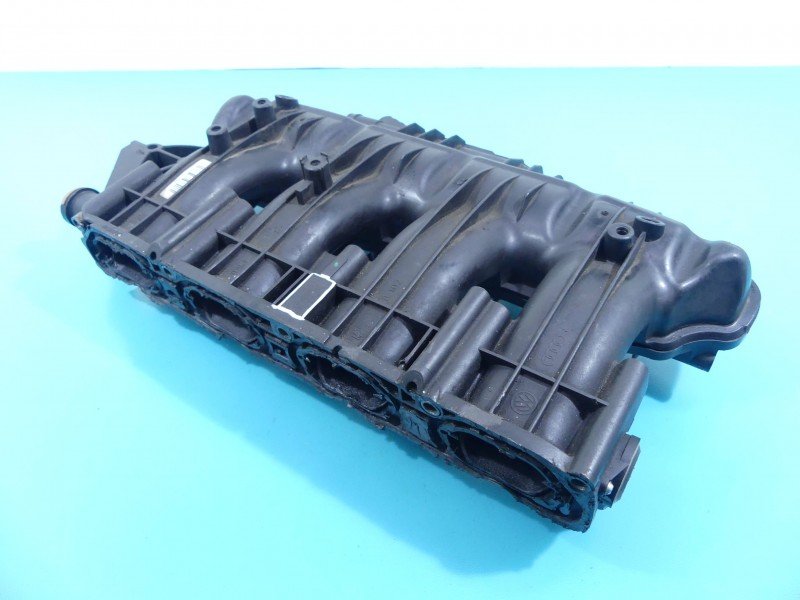 Kolektor ssący Audi A5 8T 06H133185M, 06H133201E 1.8 TFSI