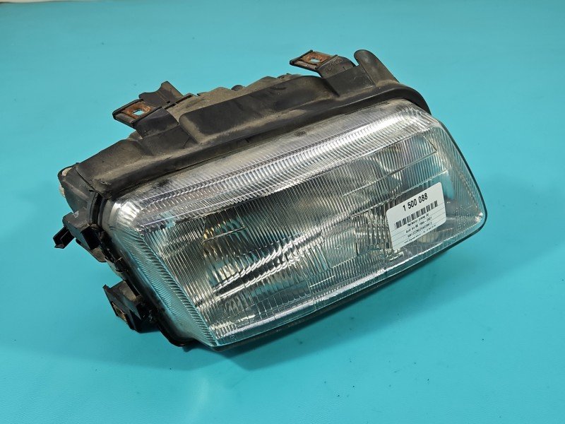 Reflektor prawy lampa przód Audi A4 B5 EUROPA