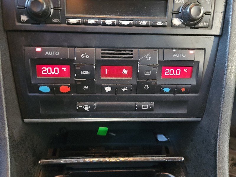 Konsola panel nawiewu Audi A4 B6 8E0820043 Konsola panel nawiewu Audi A4 B6 8E0820043