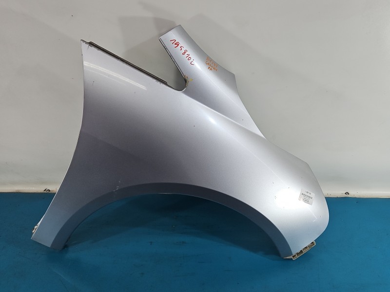 Błotnik przód prawy Mitsubishi Grandis A19