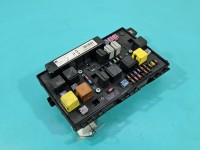 Skrzynka bezpieczników Opel Astra III H 13206754