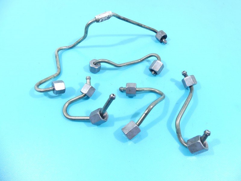 RURKI Przewód paliwowy BMW F45 F46 Producent części: BMW, RURKI WTRYSKIWACZY PRZEWODY, 5 el 2.0d