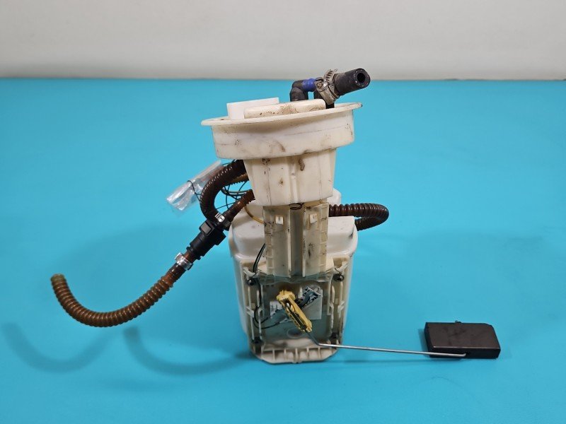 pompka Pompa paliwa Audi A3 8L 1.8 T 8L9919051E Producent części: Audi, 4PIN pompka Pompa paliwa Audi A3 8L 1.8 T 8L9919051E Producent części: Audi, 4PIN