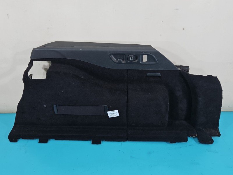 Tapicerka bagażnika prawa boczek Mercedes W213 A2136906403