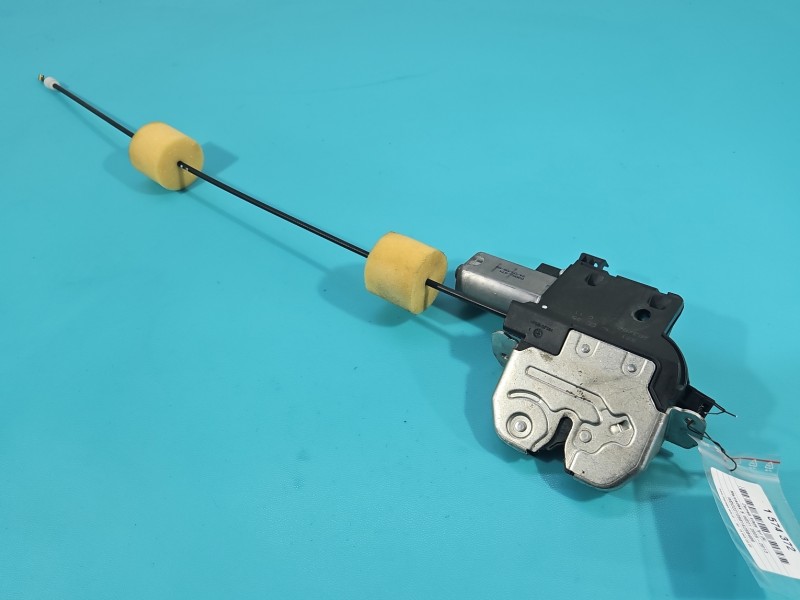 Zamek klapy tył 2217500085 Mercedes W221 sedan 2pin