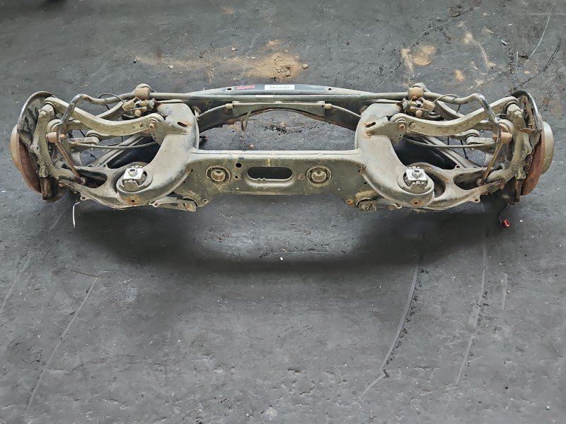 Tylna belka oś tył Mercedes W212 2.2 cdi (651924)